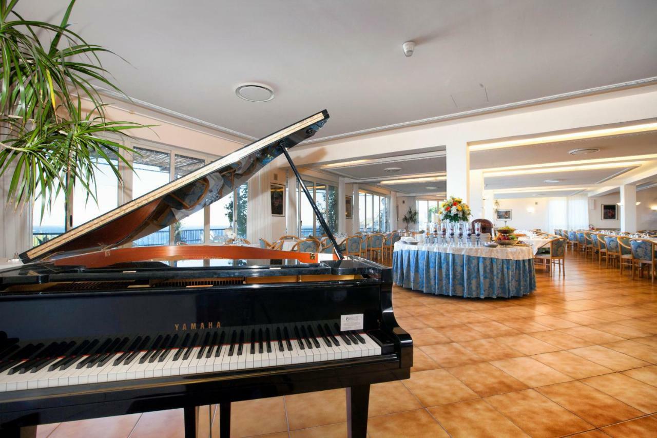 Hotel Piccolo Paradiso ماسّا لوبْرينسِ المظهر الخارجي الصورة