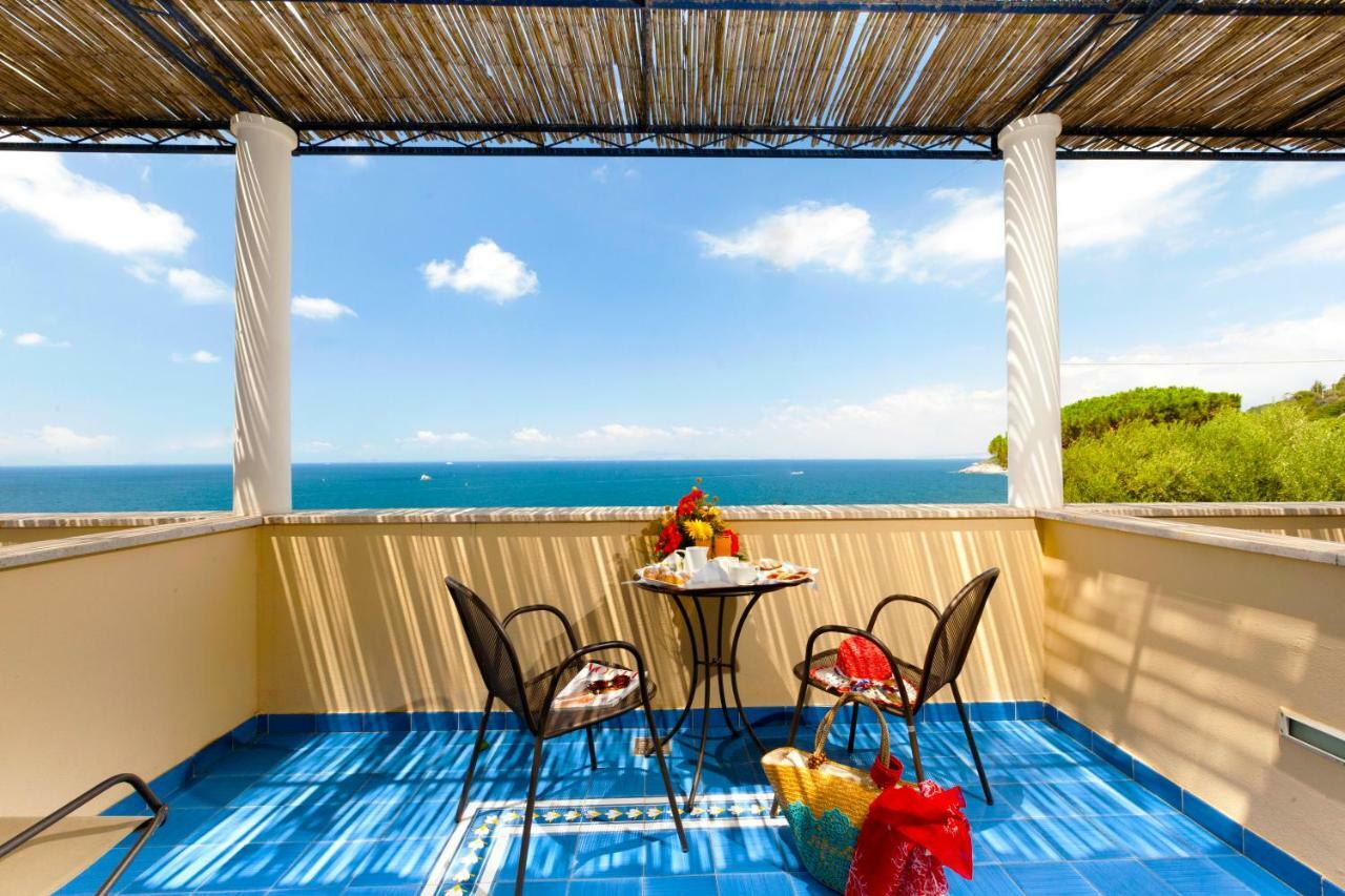 Hotel Piccolo Paradiso ماسّا لوبْرينسِ المظهر الخارجي الصورة
